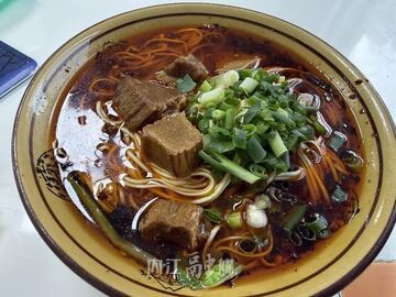 内自同城 | 内江牛肉面“夺金”！这碗面凭啥这么“牛”？