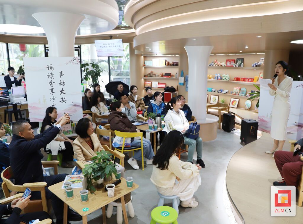 经典重温 记者 陈凡逸 摄.JPG