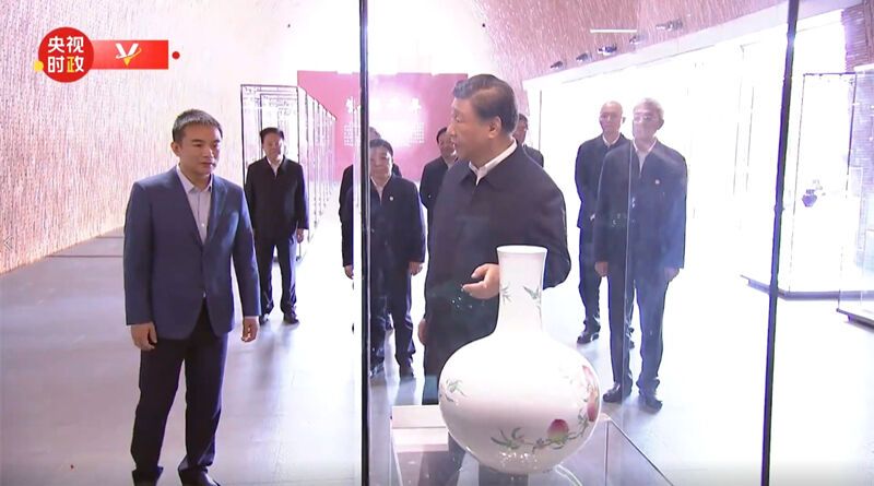 2023年10月11日,习近平在江西景德镇考察。(视频截图)