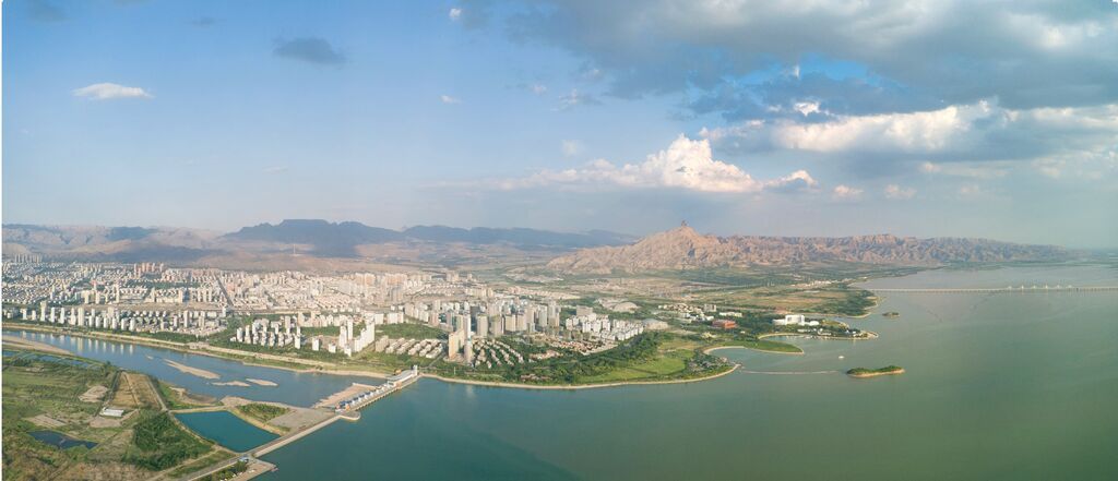 大漠湖城乌海美景。乌海日报社记者王超 供图
