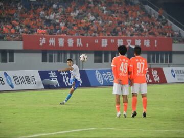 川超激情之夜：一场盐与酒的正面对话和谐收场