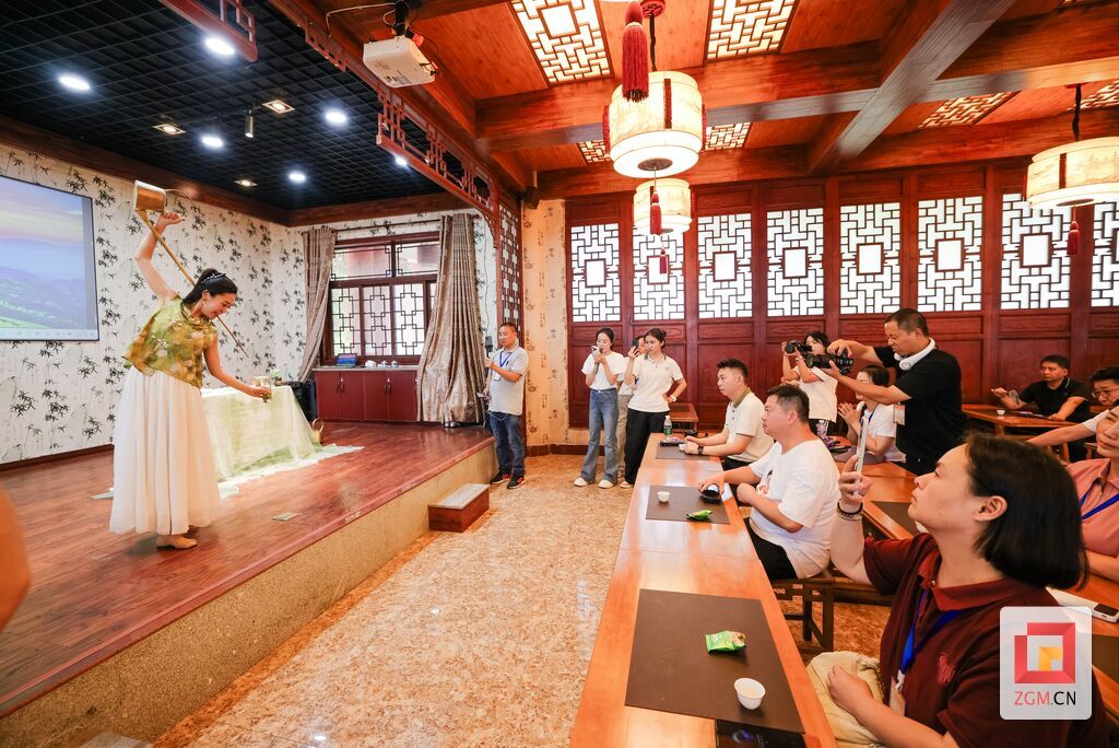 微信图片_20250726183127_副本.jpg