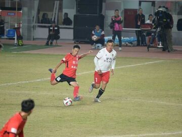 “足球之乡”的体育大生意丨城市经济学