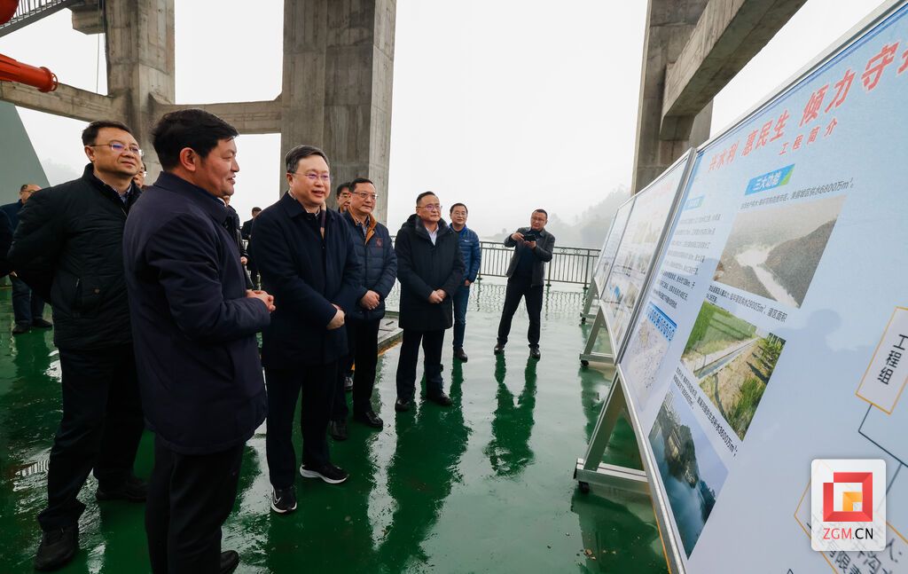 彭琳副主任调研小井沟水库.jpg