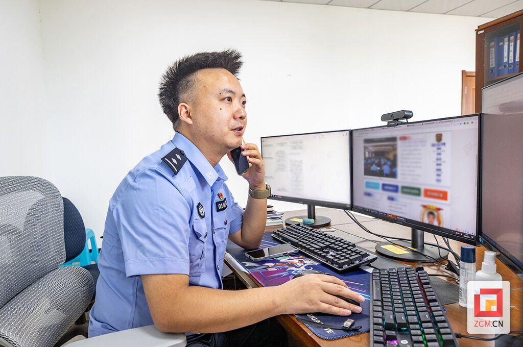 工作中的高礼山 拷贝.jpg