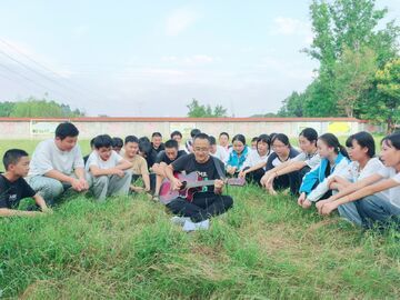 一题解数学，一题解人生：“两题先生”毛先兵的“教书经”
