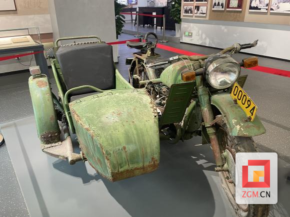 长江750三轮摩托车.png