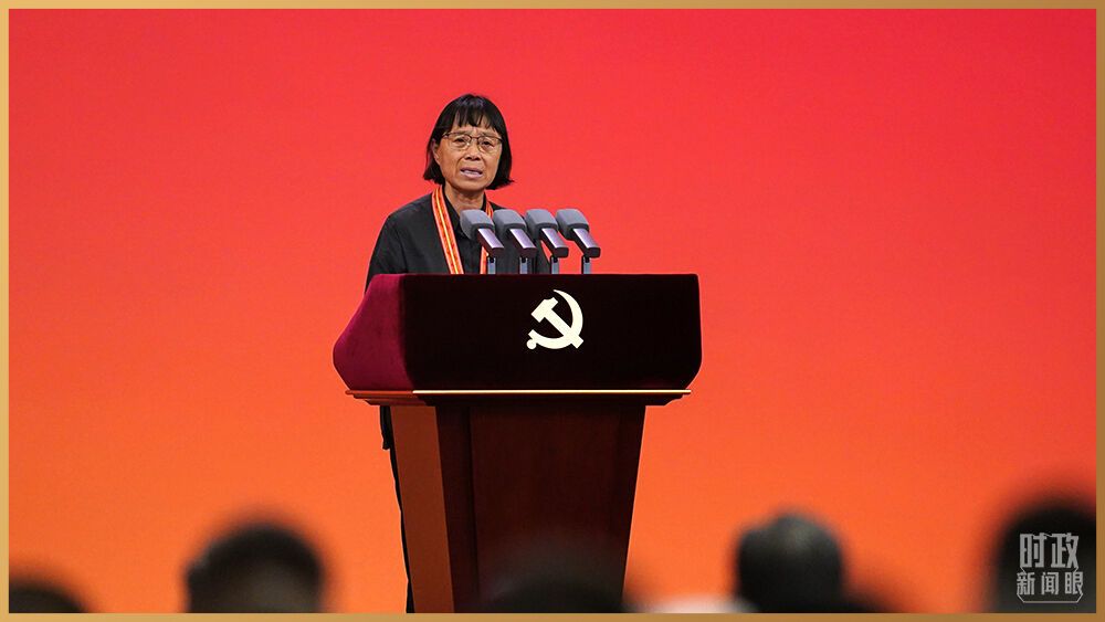 △张桂梅在发言中（总台国广记者李晋拍摄）