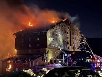 土耳其滑雪度假区火灾案宣判 11人被判终身监禁不得假释