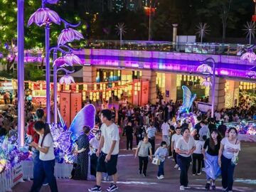 越夜越美！南湖公园夜游热潮挡不住