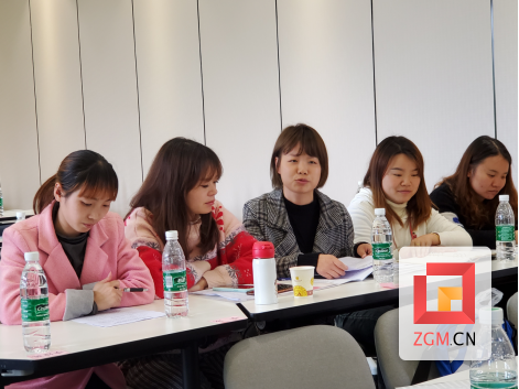 （沿滩区2021年村级纪检委员专题培训班小组讨论现场  摄影：包梦婷）