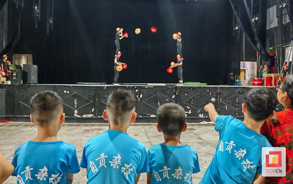 6dd2a617982547d590fd2f5f380a69bc~tplv-tt-origin-web_gif.jpeg