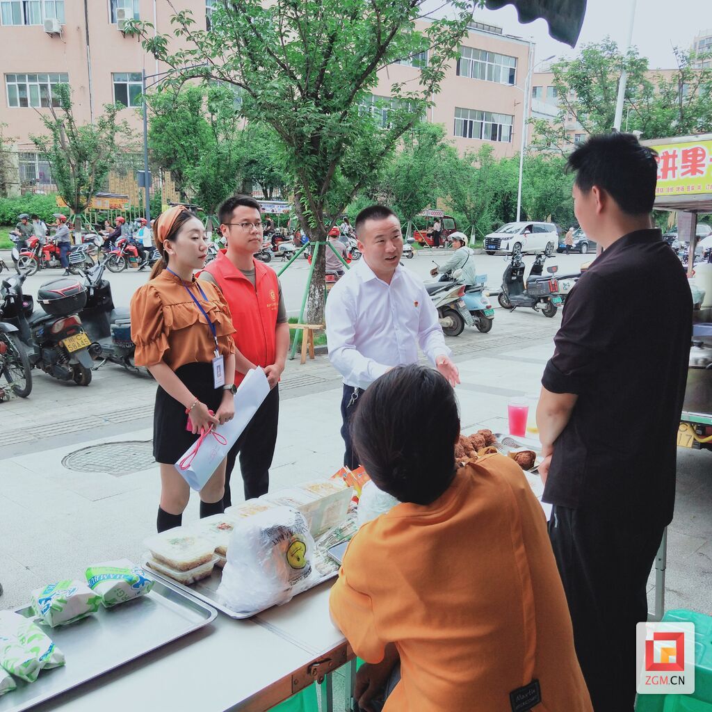 荣县青阳街道:按下城市“静音键” 温情守护学子逐梦路.jpg