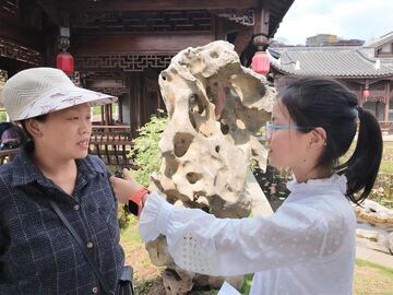 品书香 访古韵 自贡融媒小学员体验别样采访课