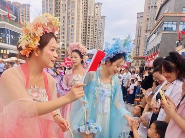 四川用多元文旅业态待客 国庆假期第二日 全省A级旅游景区接待游客690万人次