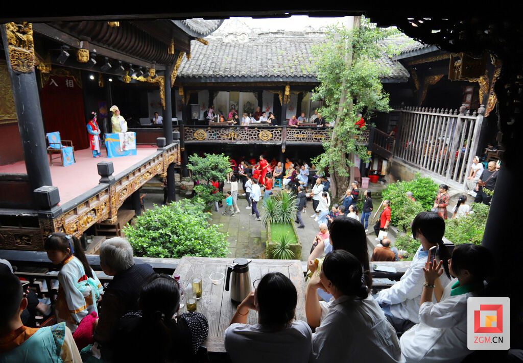 貢井區(qū):陳家祠堂川劇表演.JPG