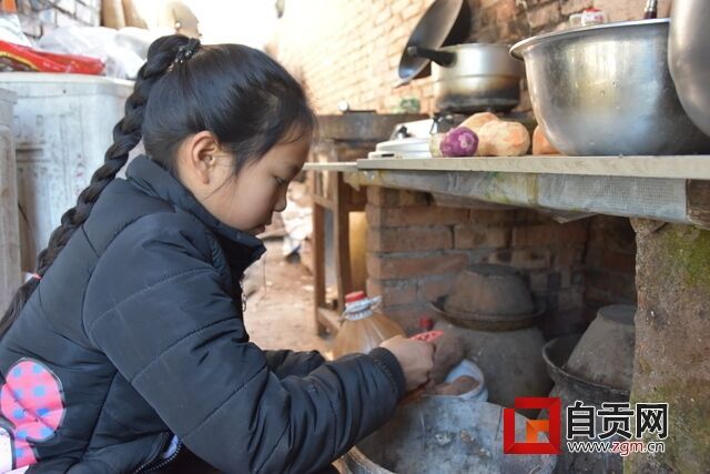 准备做饭的大女儿.JPG