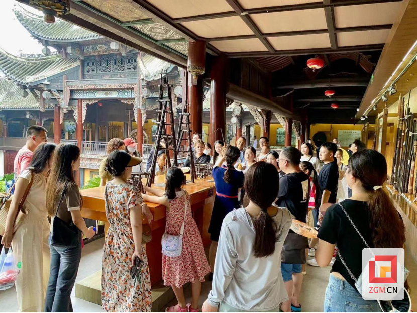 自貢市鹽業(yè)歷史博物館暑期回饋青年志愿者研學(xué)參觀活動(dòng)800.png