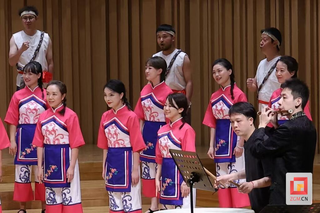 教師們參與演出.jpg