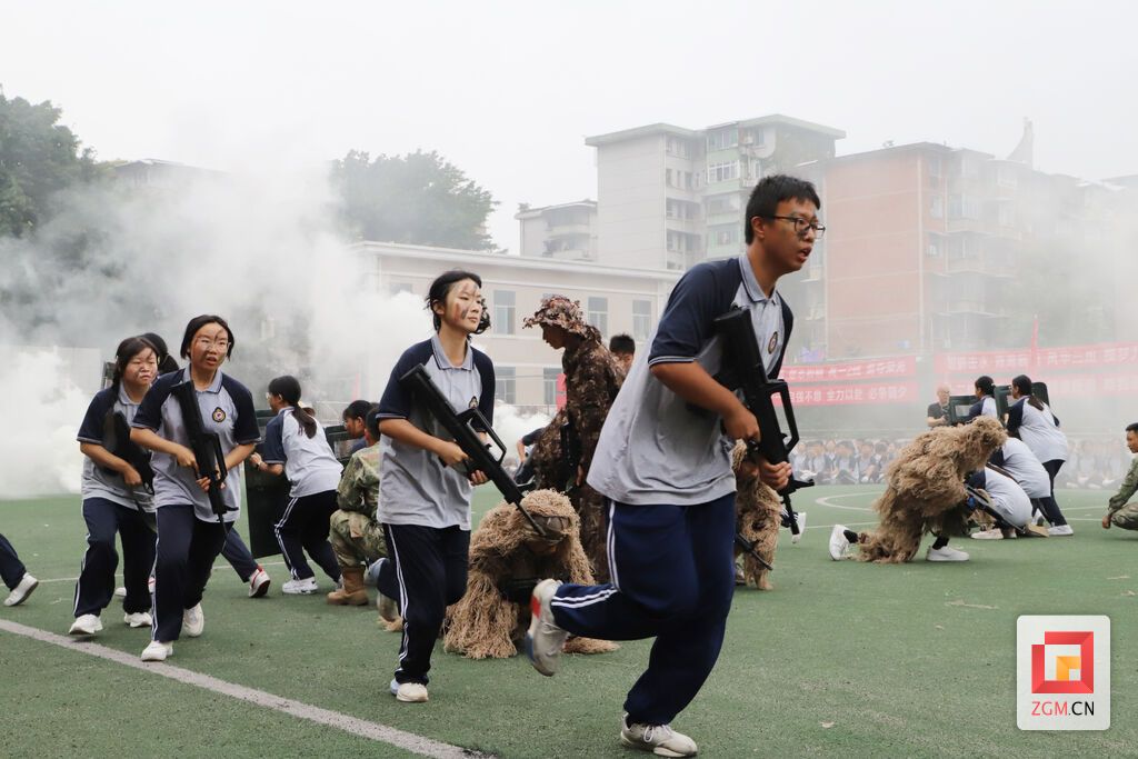 斗志昂扬 记者 陈凡逸 摄.JPG