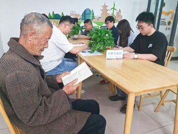 川渝村民换书看 “漂流卡”上藏着啥？