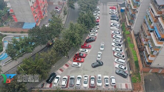 彩色停车场(改造后).JPG