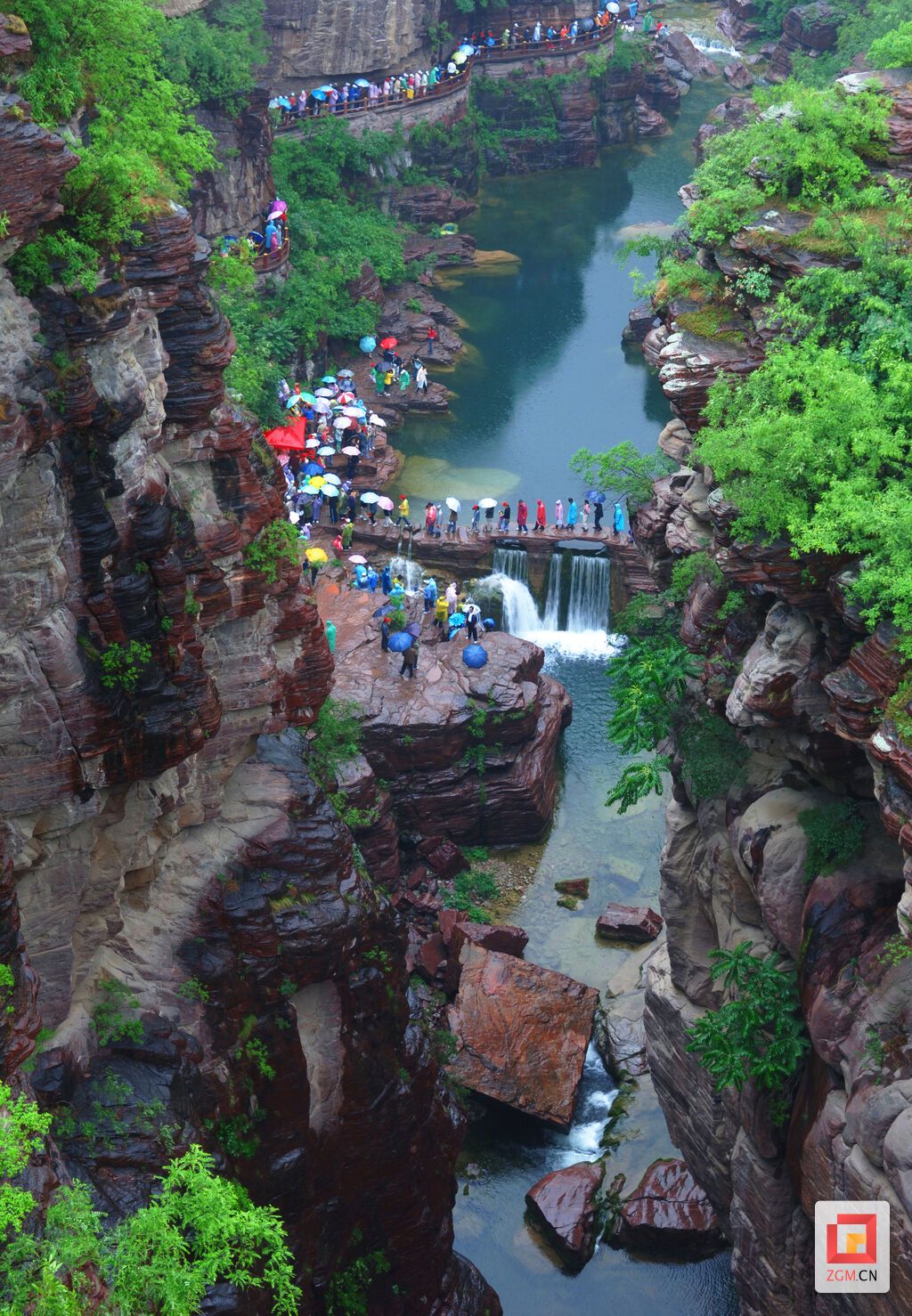 图3：资源枯竭型城市转型发展，云台山水闻名世界。焦作日报记者 赵耀东 摄