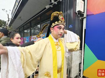 新春走基层丨送戏下乡20年！一位川剧演员的“立春日记”