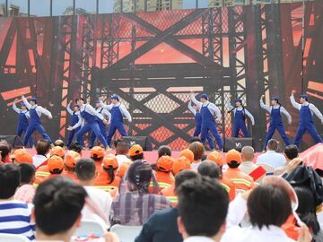 全总文工团“五一”慰问演出走进自贡 首场在荣县火热开演