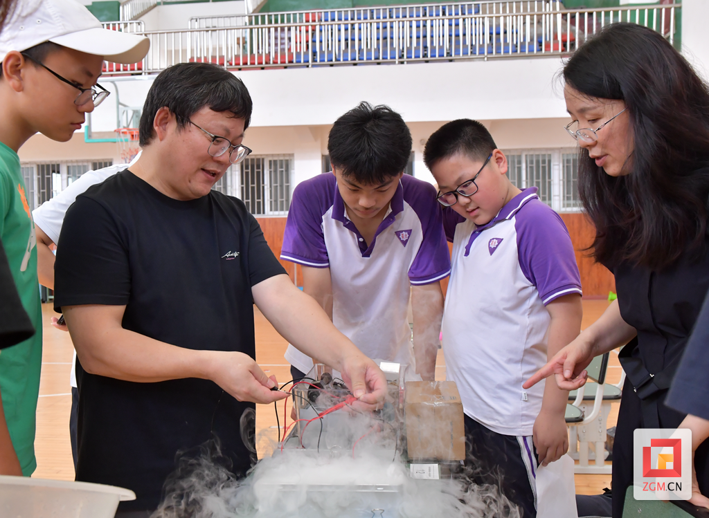 电子科大导师进行指导.PNG