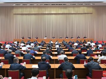 王晓晖在省委金融工作会议上强调：以打造金融强省为目标 扎实推进我省金融高质量发展