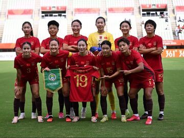 中国女足战胜越南队晋级四强