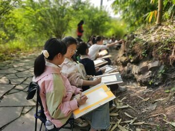 富顺县：春假绘春光 童心向暖阳