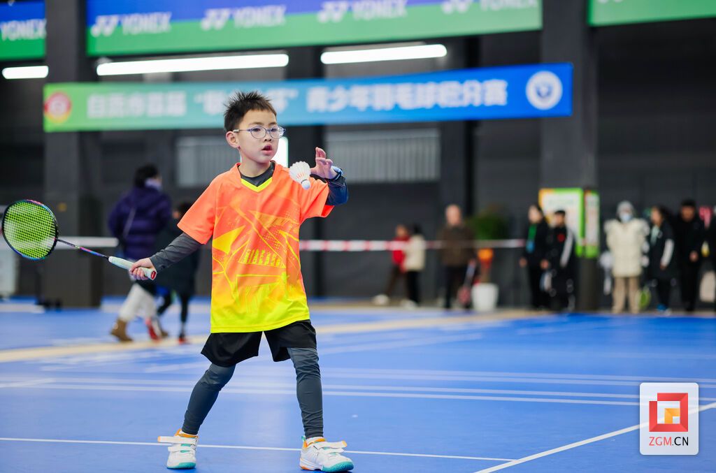 发球 记者 宋姿熠 摄.jpg