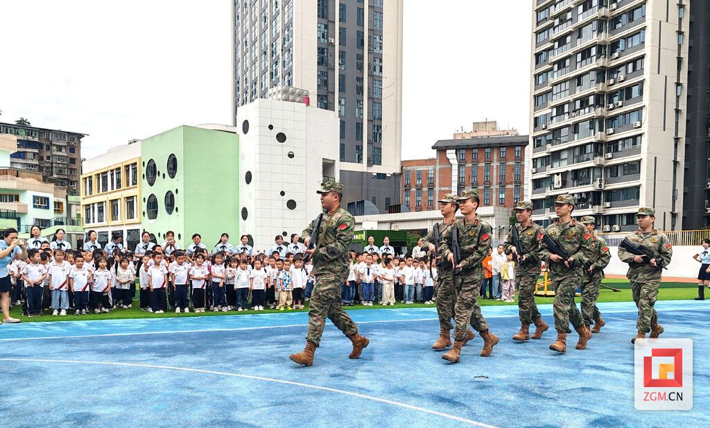 红色活动厚植学生爱国情怀.jpg