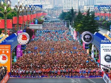 眉山消费“热气腾腾”，是谁在“搭台唱戏”？