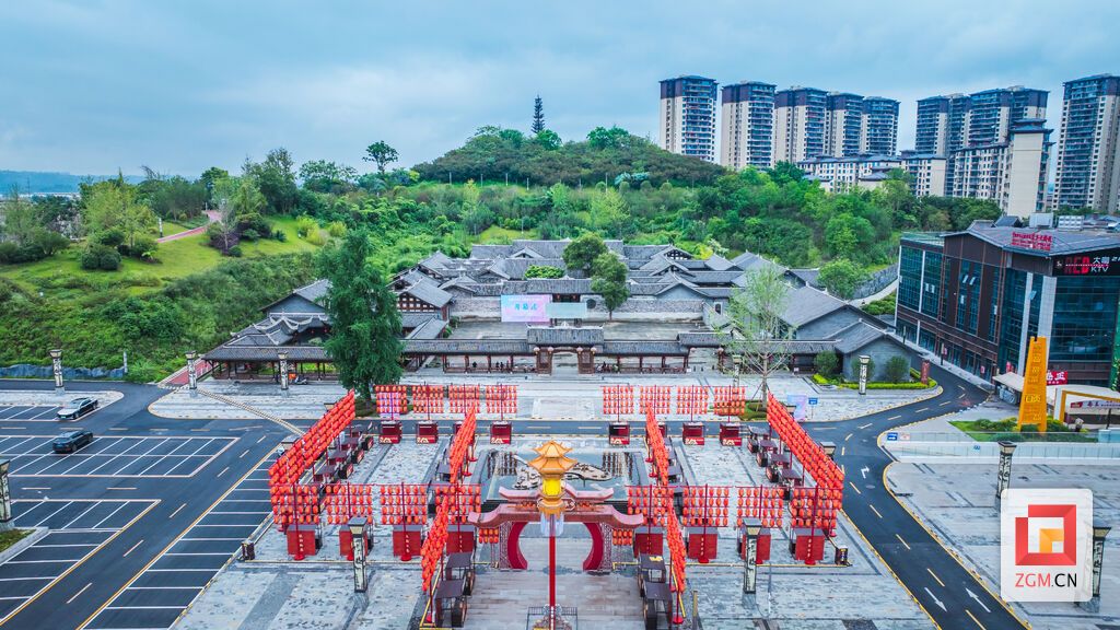 层叠古宅依山而立，王家大院古韵悠然 记者 宋姿熠 摄.jpg