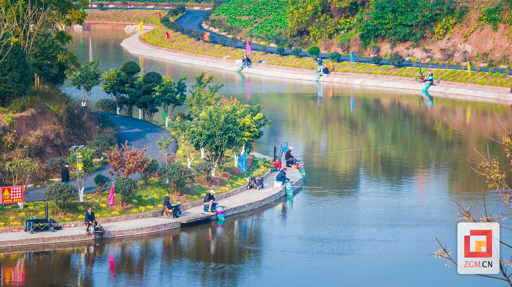 钓鱼比赛现场 记者 宋姿熠 摄.jpg