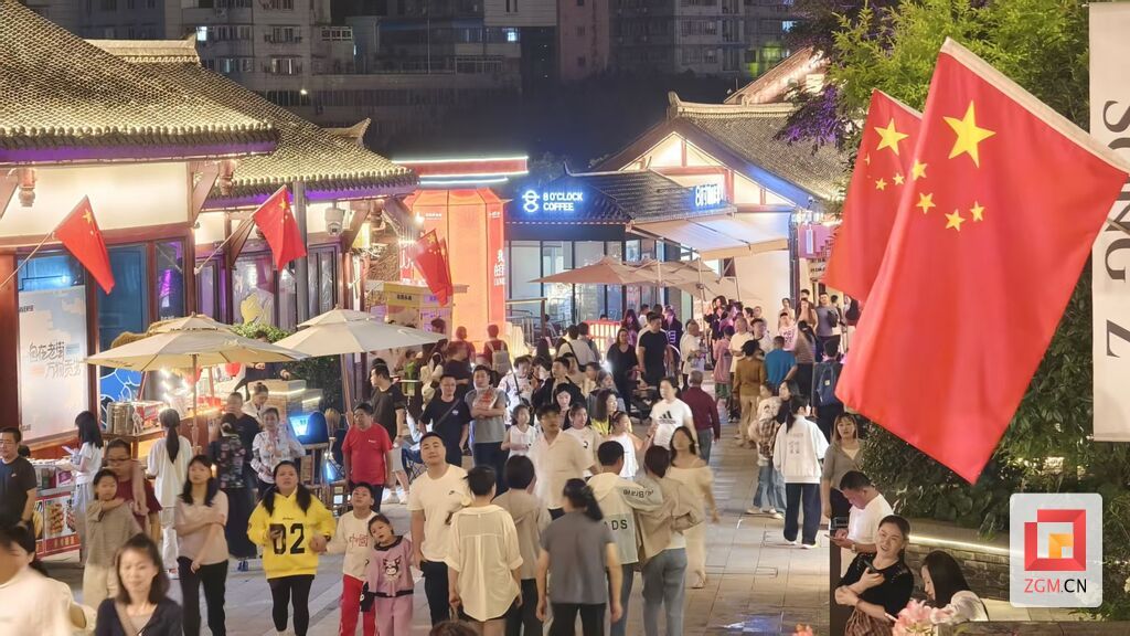 自流井老街人气正旺.jpg