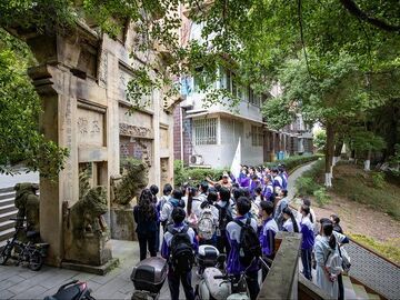 特别报道 | 闹市考古，把课堂搬到文物旁——自贡这位美术教师很“另类”