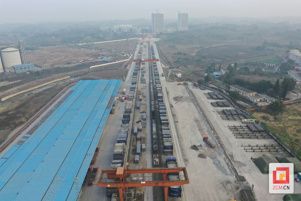 自贡南铁路物流基地.jpg
