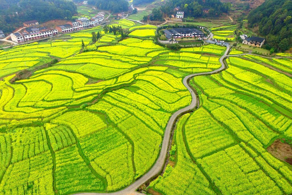 双峰县文物保护单位白玉堂，景区山清水秀，传统耕读文化浓厚 图片由娄底日报社提供